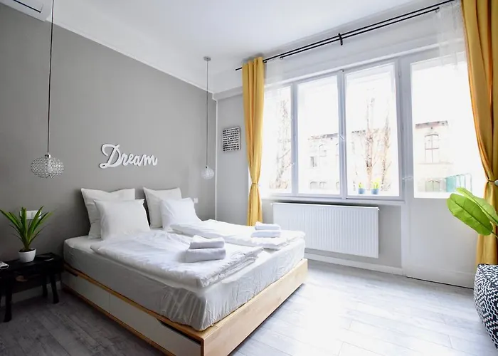Standard By Hi5 - Fejer Gyorgy St Boedapest
