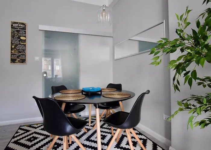 Standard By Hi5 - Fejer Gyorgy St * Boedapest