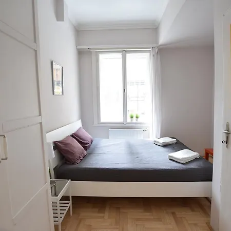 Standard By Hi5 - Fejer Gyorgy St Budapeste