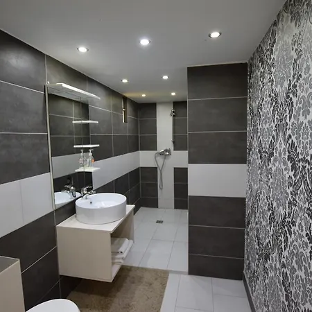 Standard By Hi5 - Fejer Gyorgy St Appartement *