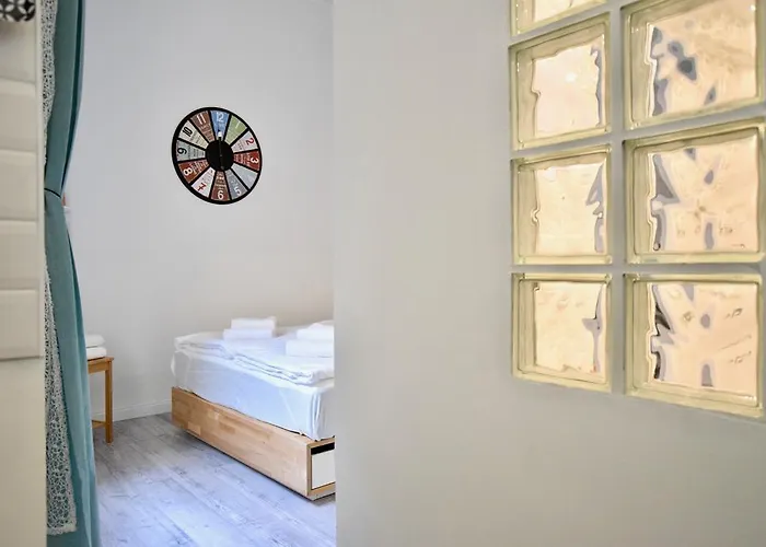 Standard By Hi5 - Fejer Gyorgy St Budapeste